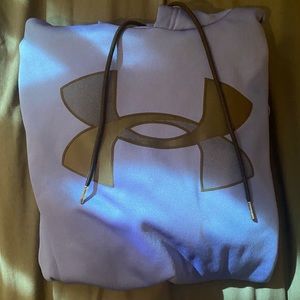 Men’s Under Armor sweatshirt